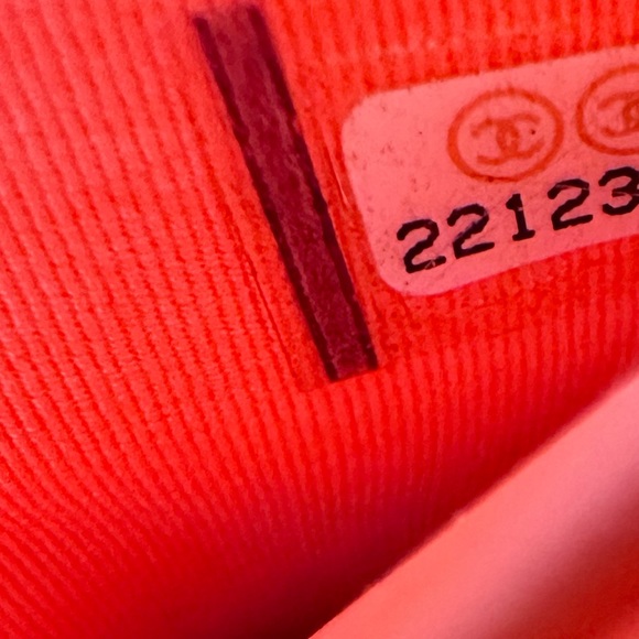 Chanel candy orange patent wallet on chain with brushed gold hardware - Picture 16 of 16